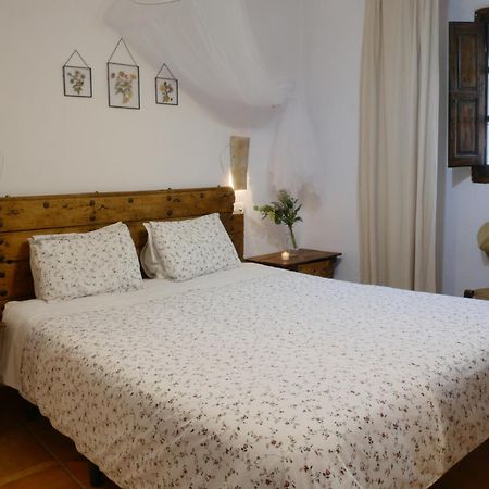 Cortijo La Gineta Guest House Alcala La Real Exterior photo