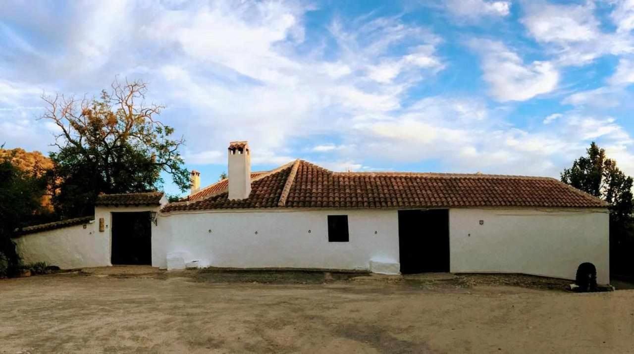 Cortijo La Gineta Guest House Alcala La Real Exterior photo